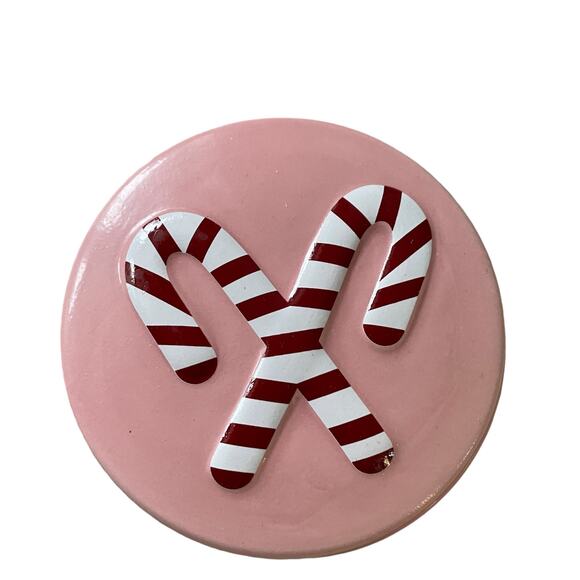 Sand & Fog Crushed Candy Cane Scented Christmas Candle with Holiday Lid 150z New - Picture 16 of 16